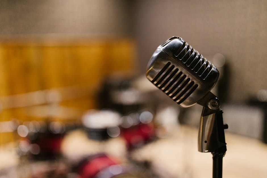 podcast microphone live audio moderator stage safety