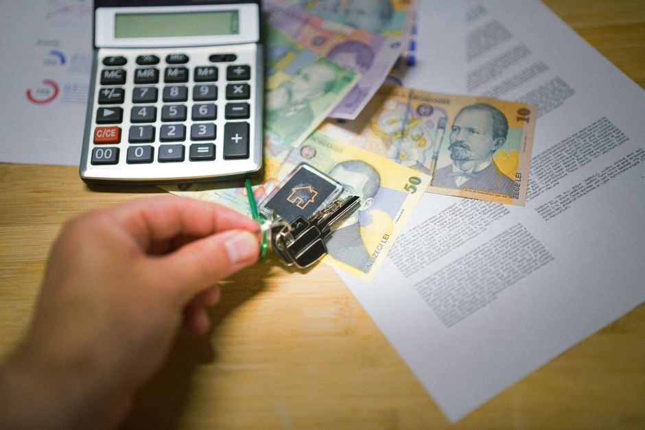 90‑Day Cashflow Triage for Sudden Rent Hikes: Emergency Budget, Local Relief Options, and Credit‑First Priorities