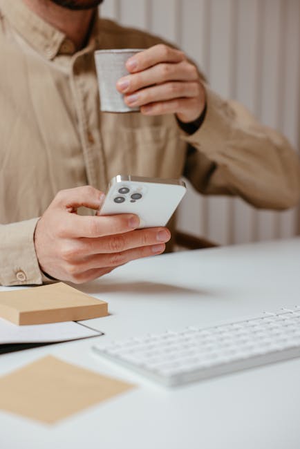 smartphone disappearing message notification office
