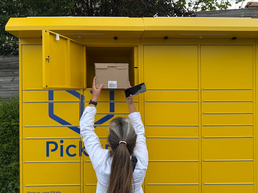 bus stop parcel locker urban delivery