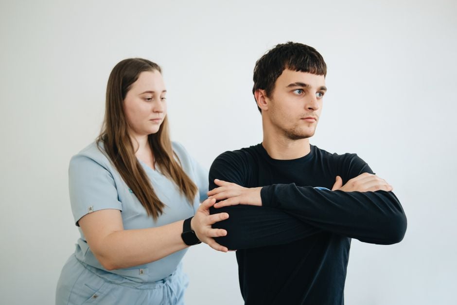 rehabilitation dancer physiotherapy teen dancer with therapist studio