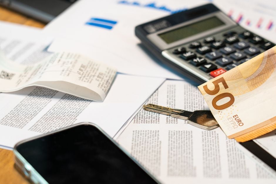 business multi currency accounts fintech office map payments