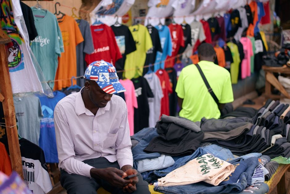secondhand clothing market Accra traders stalls