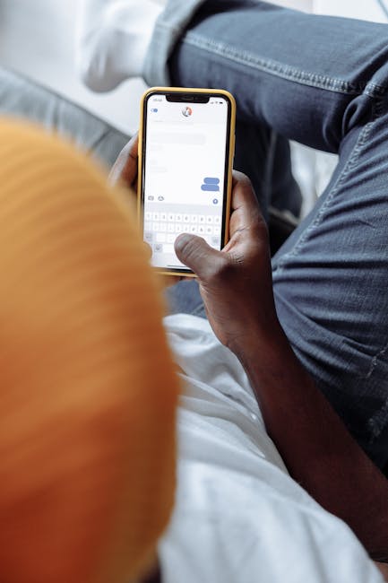 people using phones sending disappearing messages closeup