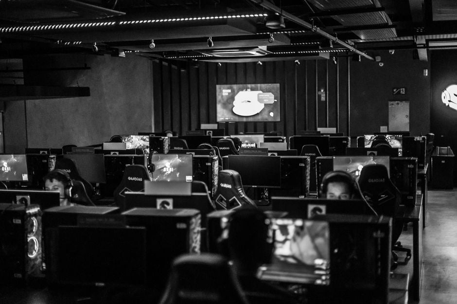 esports team meeting sponsorship presentation studio