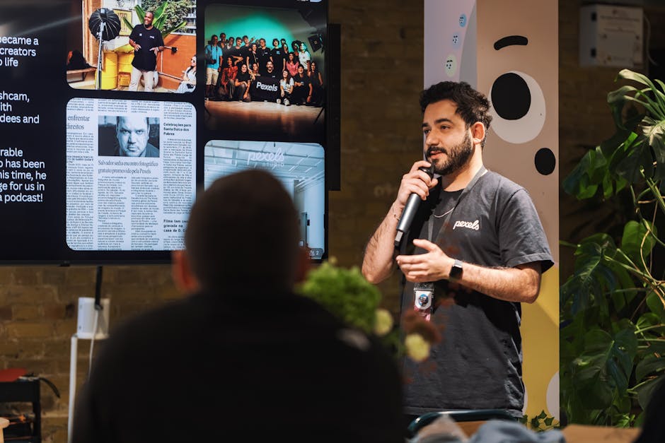 community online workshop audience buying tickets livestream PEXELS