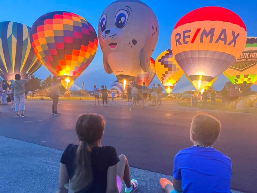 Crowd watching the balloon illumination event
