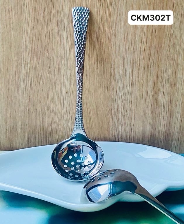 Muôi thủng và muôi canh cán khắc Chockmen 19cm