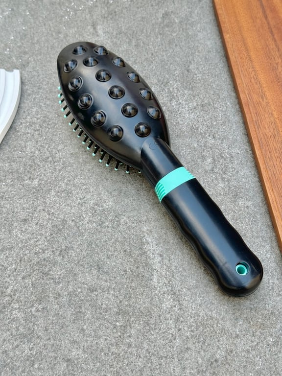 LƯỢC CHẢI MASSAGE ĐA NĂNG RELAFY (DÙNG PIN)