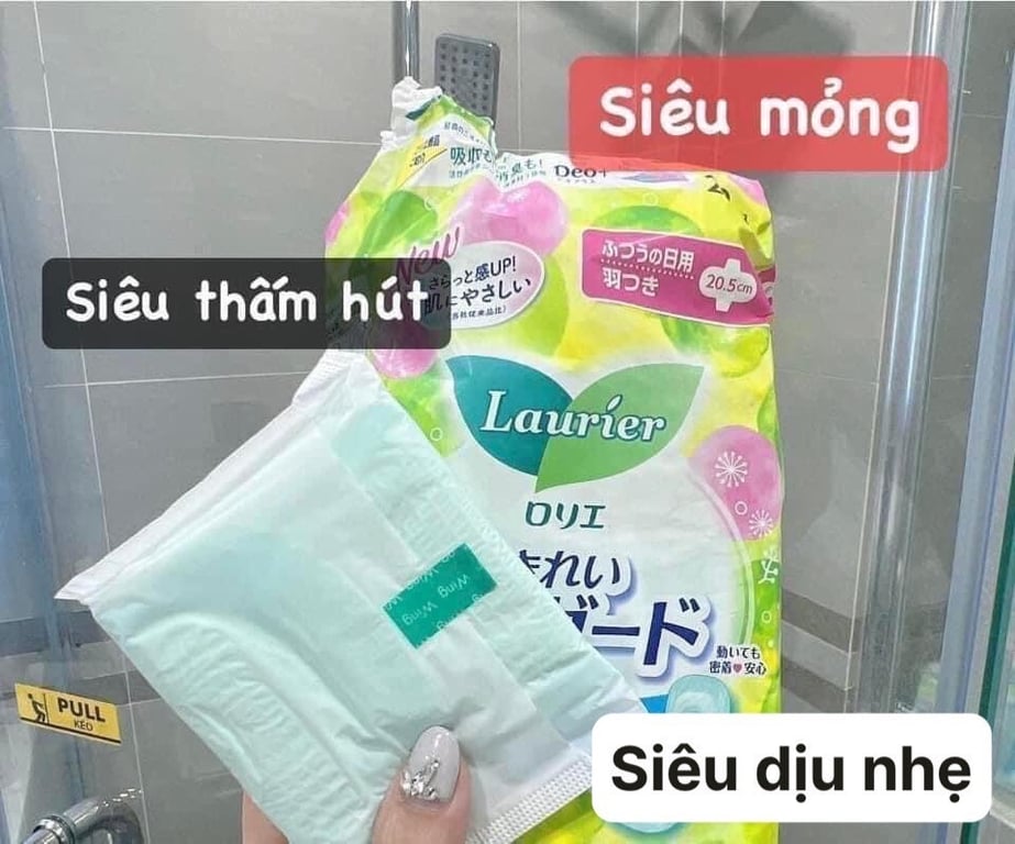BĂNG VỆ SINH LAURIER NHẬT BẢN