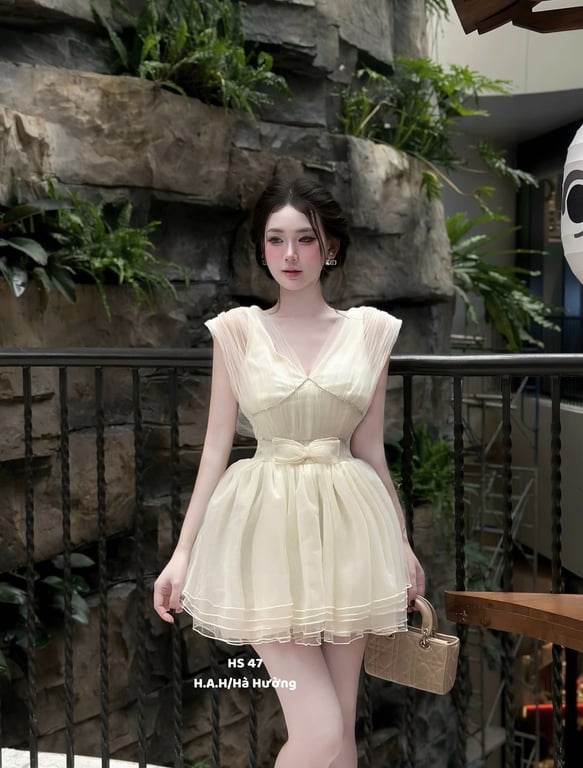 Váy lưới khâu đá