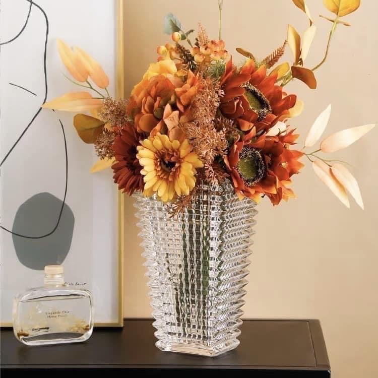 MTU33 - LỌ HOA THUỶ TINH PHA LÊ HÌNH THÁP