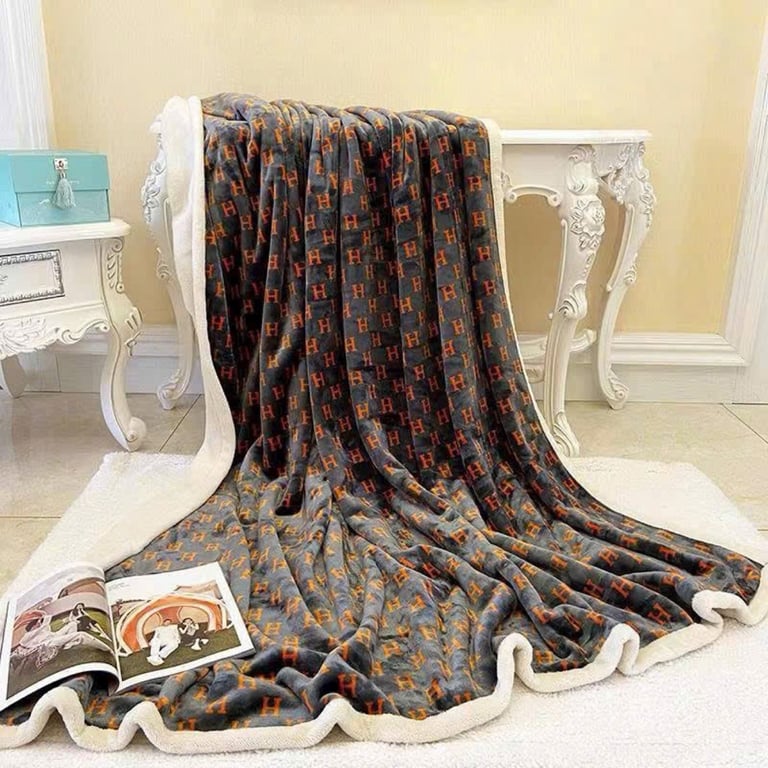 Chăn lông cừu thương hiệu, size 200x230cm, trọng lượng 2.5kg (1)