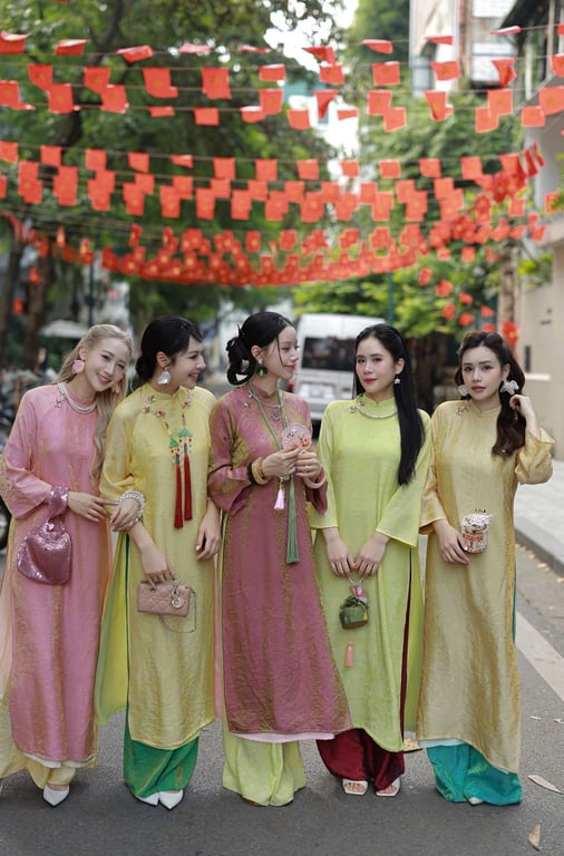 AD 4 tà tằm óng vàng nghệ (S->XXXL)
