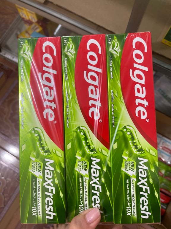 colgate  maxrex 180g Trà xanh xanh lá