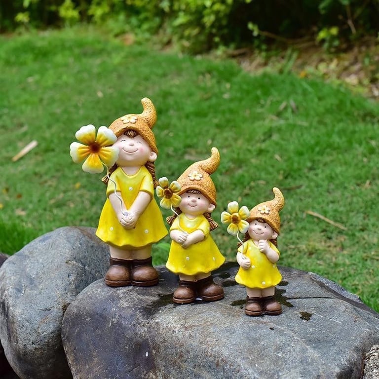 Set 3 cậu bé hở rốn, set 3 bé gái dạo chơi