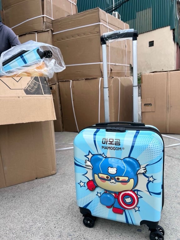 vali siêu xinh cho các bé. Size 18 inch (40x40cm)