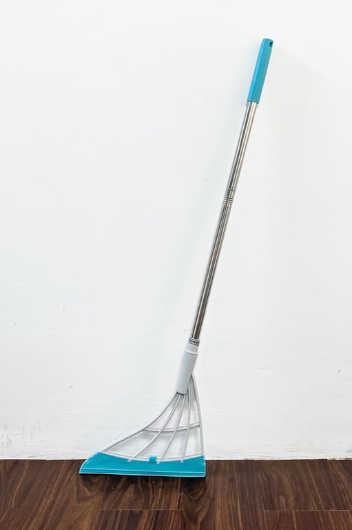 Chổi quét nhà, gạt nước đa năng  Sweepy ETM974 của Lock