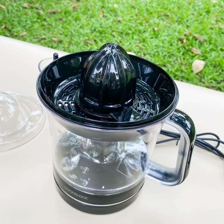 Máy vắt cam 0,7L Lock&Lock EJJ236 - màu đen