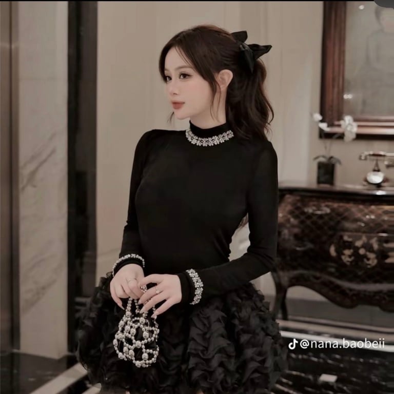 Váy body tay cổ ngọc