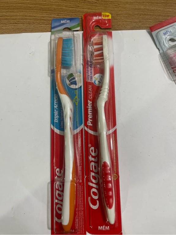 Bàn chải Colgate cứng lốc 12 cây