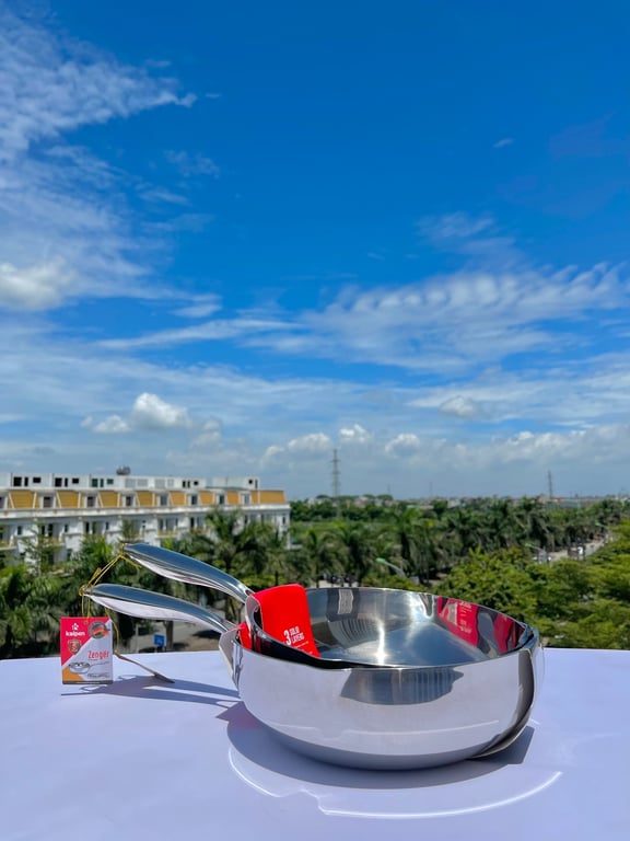 CHẢO INOX ĐÚC LIỀN KHỐI CÓ MIỆNG RÓT KALPEN ZENGER  size 24-26