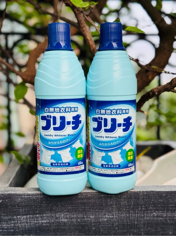 NƯỚC TẨY TRẮNG QUẦN ÁO MITSUEI 600ML - NHẬT BẢN