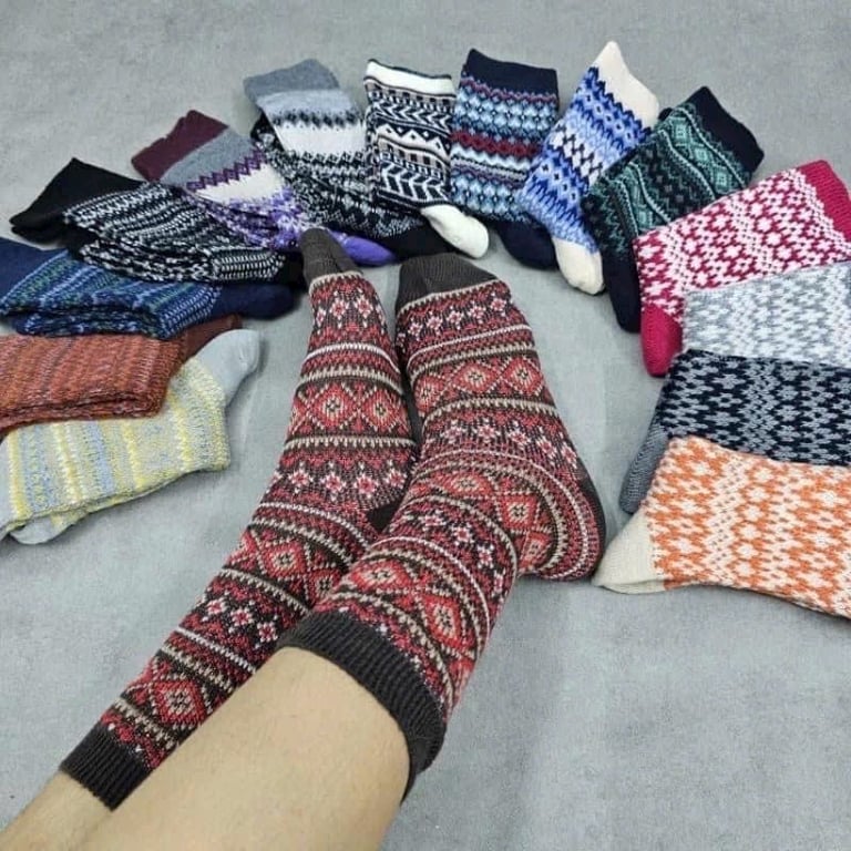 Tất Uni xuất dư set 3 đôi.