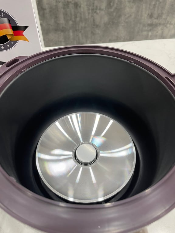 NỒI CƠM ĐIỆN 3D KALPEN R4 DUNG TÍCH 1,8L