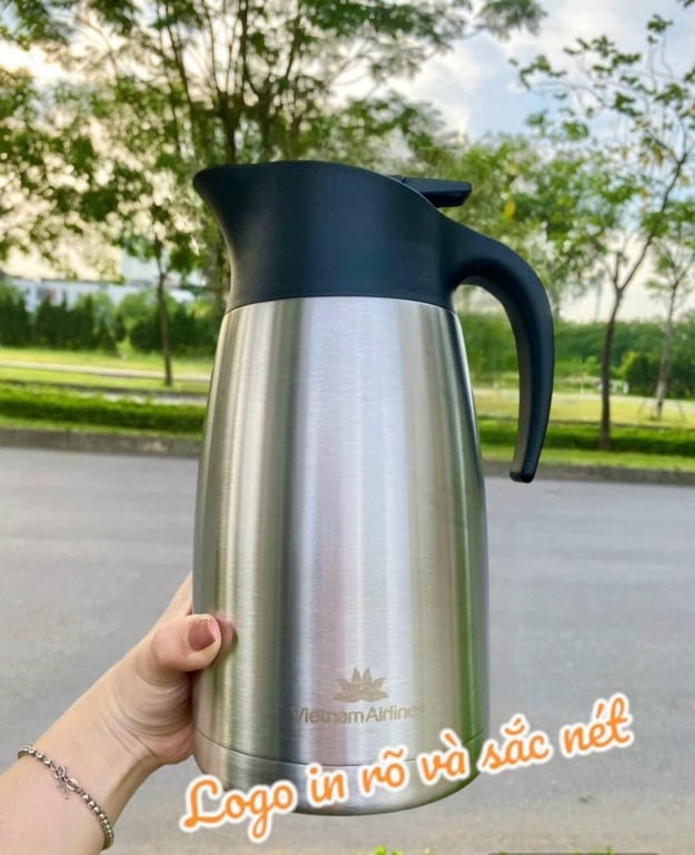 bình ủ trà, cafe  hạng thương gia của hãng hàng không Vietnam Airline