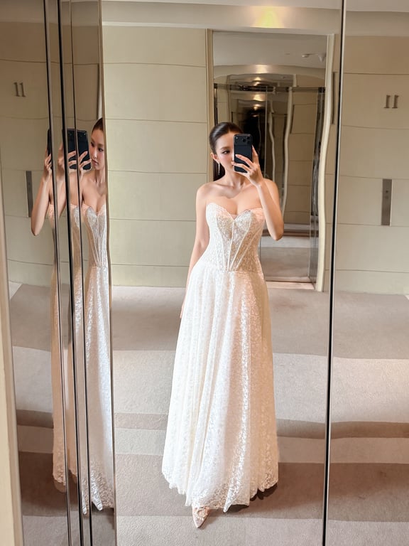 Đầm maxi cúp ren hoa nhí brand OBIBI