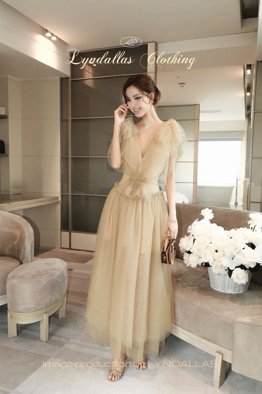 Váy nâu hoa bụng bèo tay áo