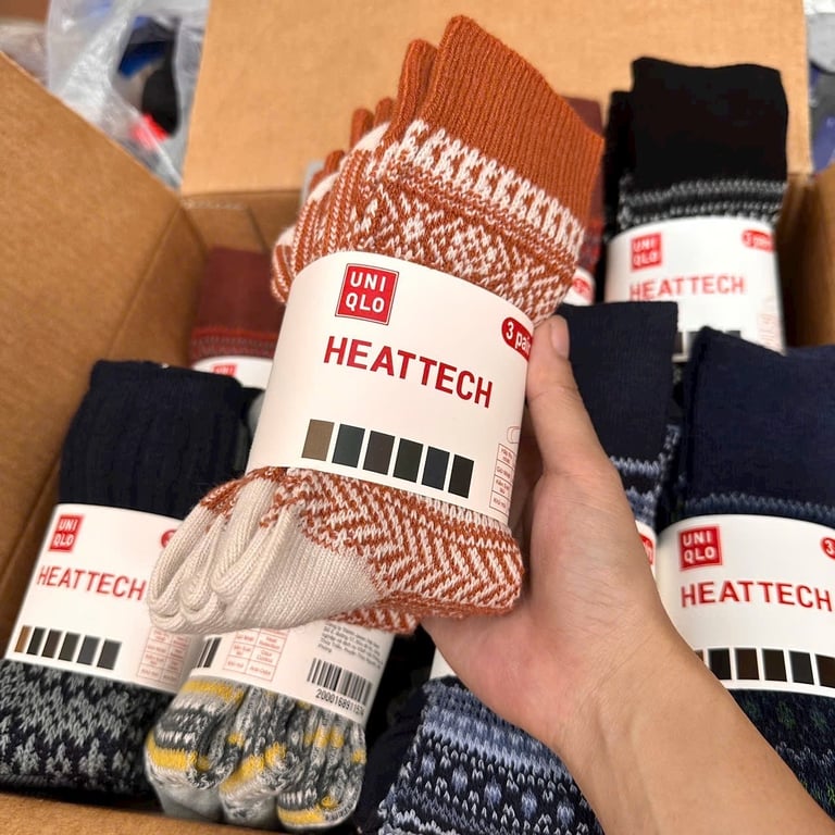 Tất Uni xuất dư set 3 đôi.