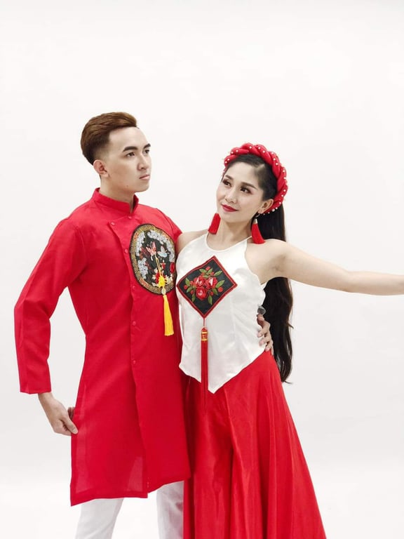 Set yếm tông đỏ