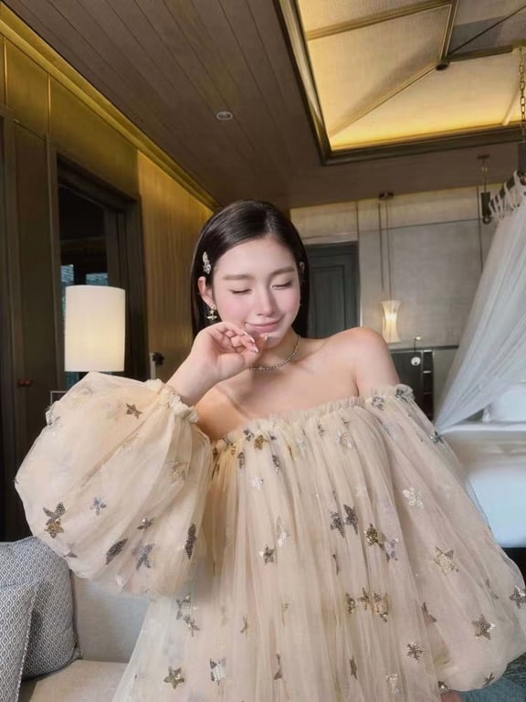 Trễ vai lưới kim tuyến