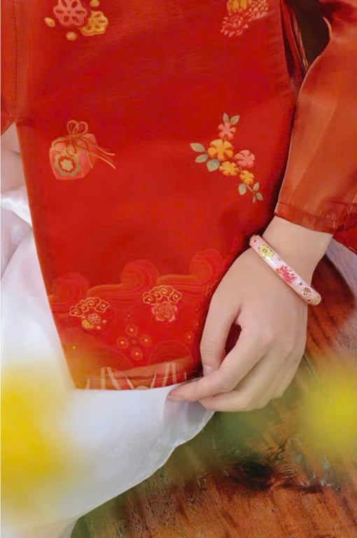 Sumire - Bà ba Lạc Hoa Bính đỏ A.