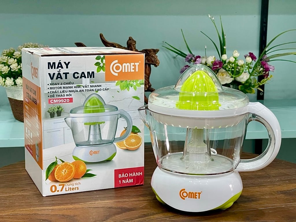 Máy Vắt Cam Comet dung tích 0.7l CM9920