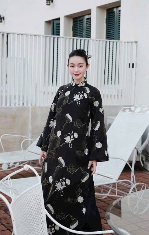 AD tơ thêu hoa đen (M->XXXL)