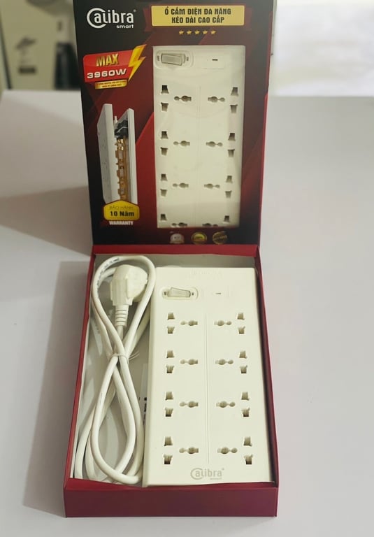 Ổ Cắm Điện An Toàn, Siêu Chịu Tải CALIBRA - 4000W 8 ổ
