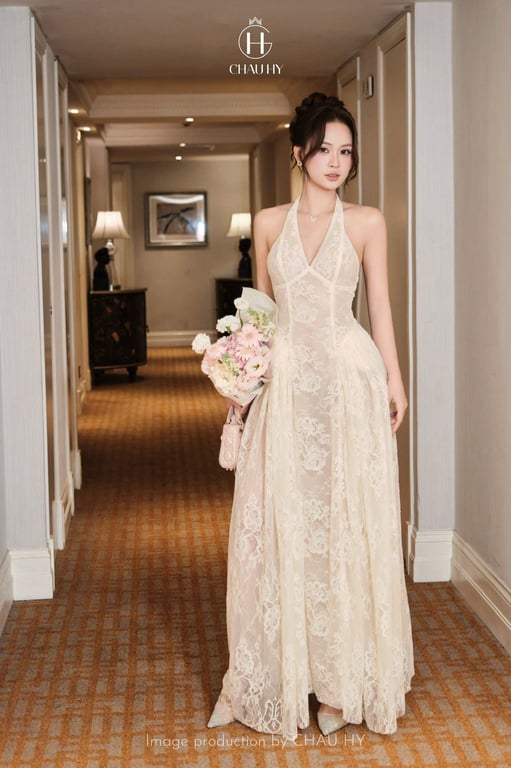 Đầm ren cổ yếm Châu Hy