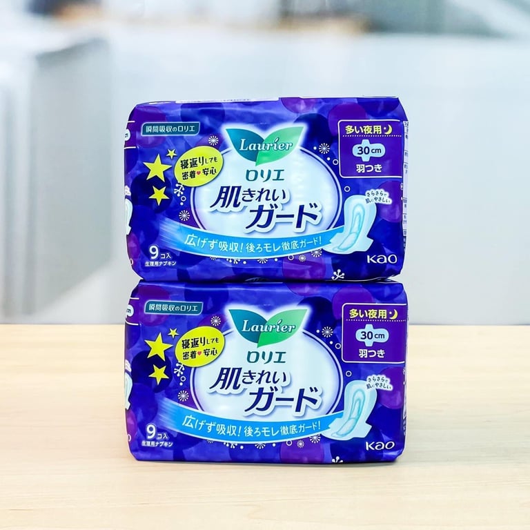 BĂNG VỆ SINH LAURIER NHẬT BẢN