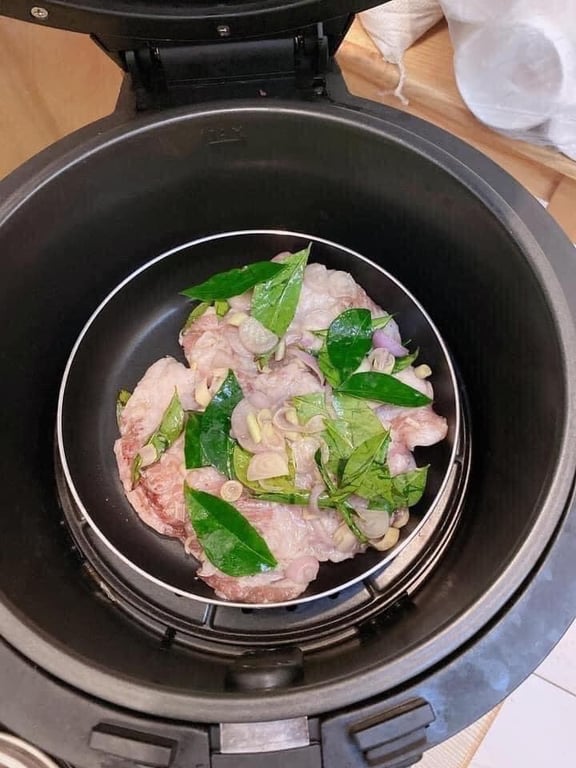 Khay nướng chống dính dành cho nồi chiên không dầu Rapido sz 22cm