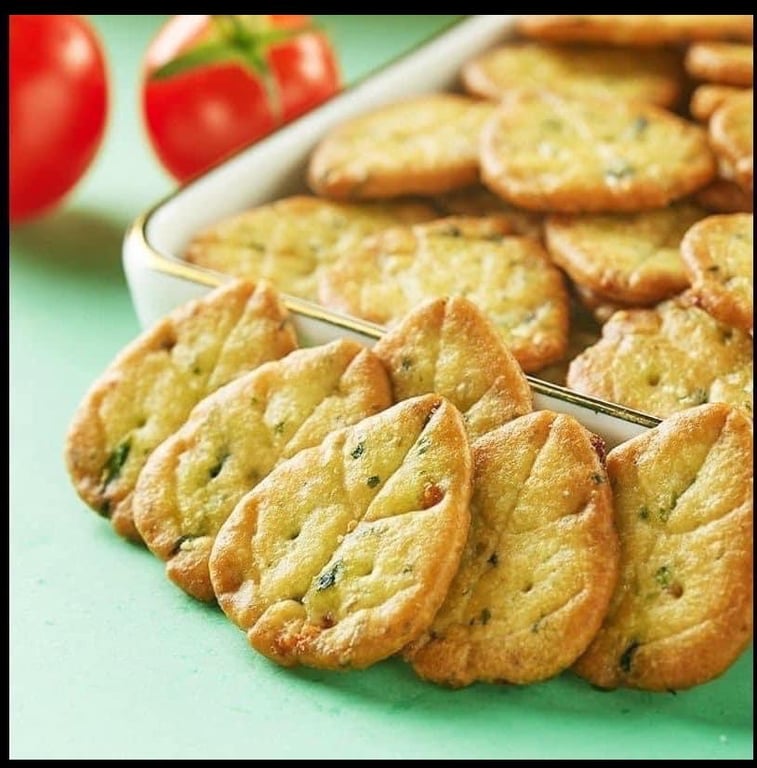 BÁNH QUY VỎ GIÒN RAU CỦ MẶN