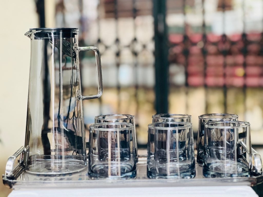 Set bình cốc khay đen