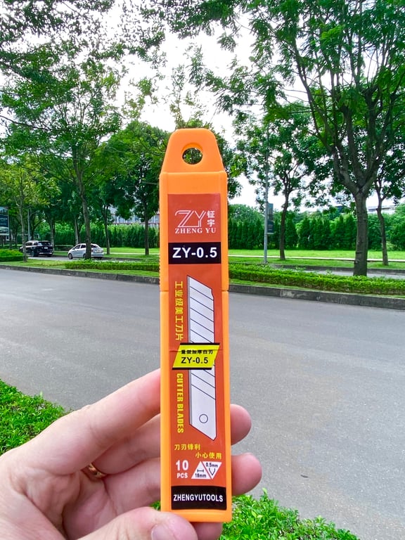 DAO CẠO LÔNG BẰNG INOX KÈM 10 LƯỠI DAO THAY THẾ