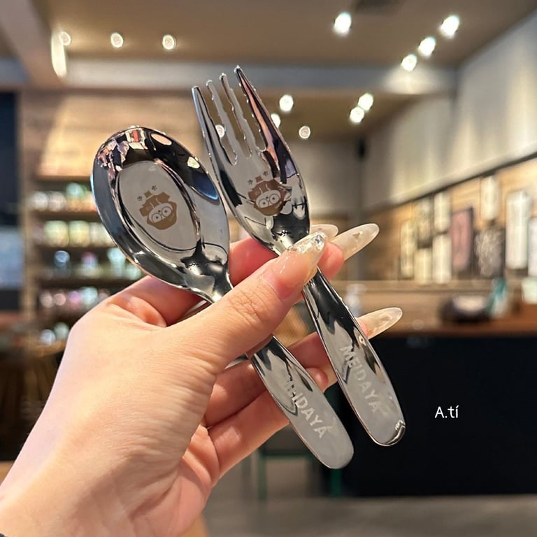 Sét Thìa Dĩa Cho Bé Ăn Dặm Kèm Hộp Đựng