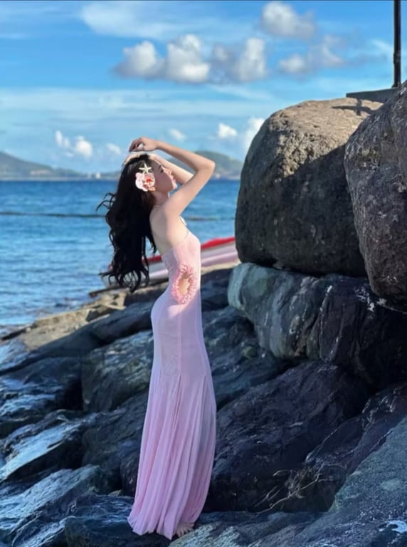 Đầm cổ yếm đuôi cá hồng, xanh