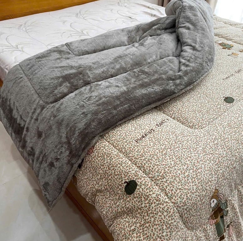 CHĂN LÔNG CỪU YUKI 5D MẪU MỚI NHẤT NĂM 2025