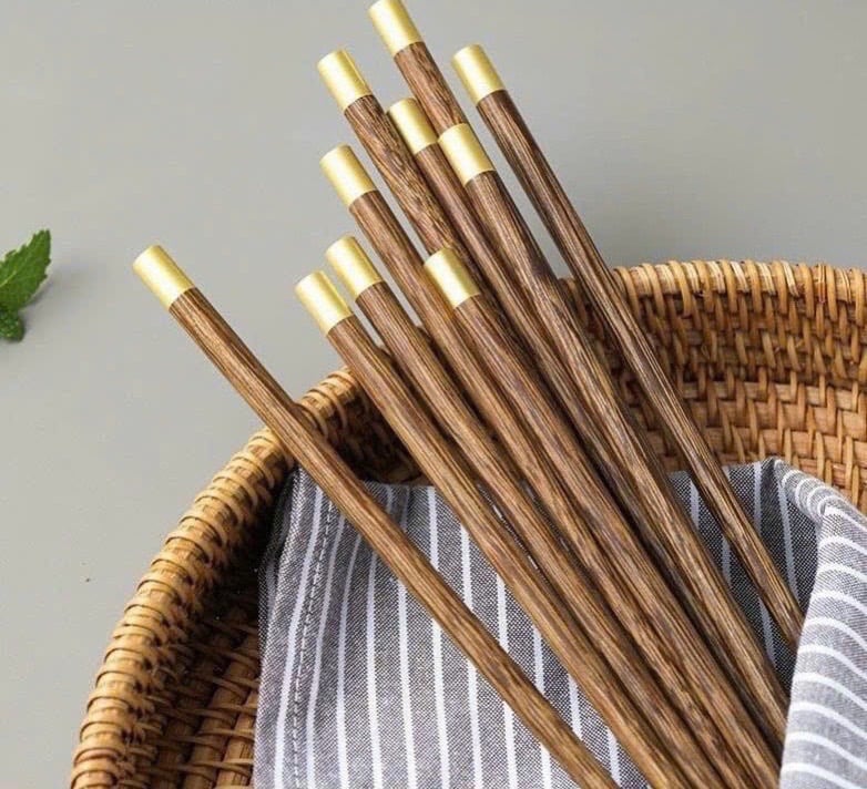 Hộp 10 đôi đũa hộp gỗ cánh gà bọc đồng cao cấp