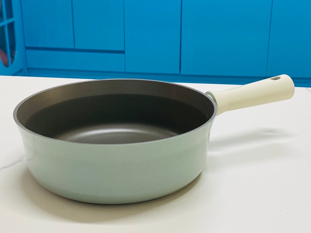 Chảo đúc cao cấp đáy từ nguyên tấm Lock&Lock 22cm CSU1225